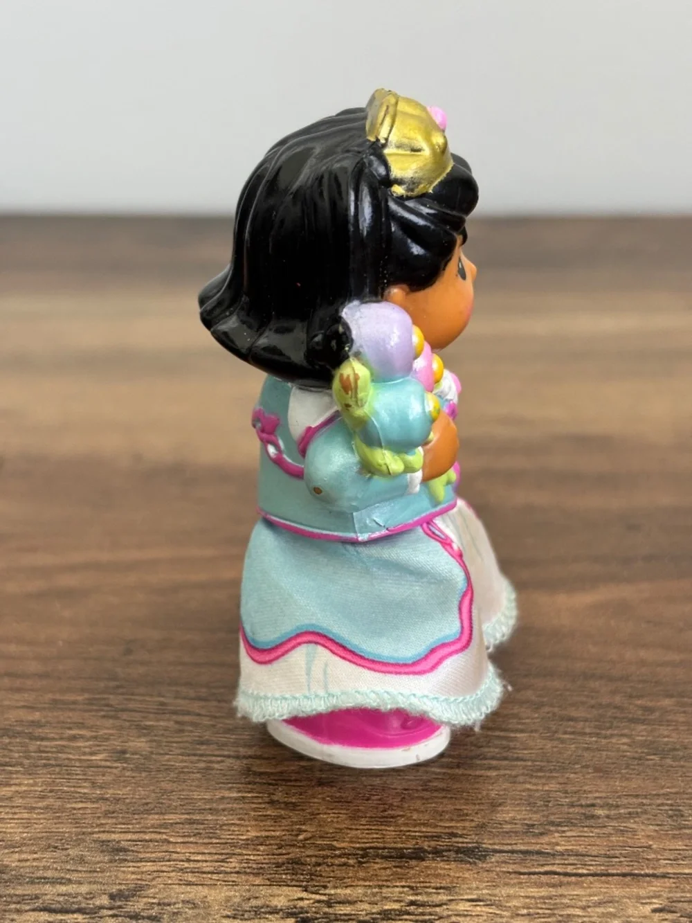 Fisher Price Little People Princess Mia Bouquet Flowers Girl Bendable Figure Toy